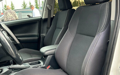 Toyota RAV4, 2016 год, 2 365 000 рублей, 10 фотография