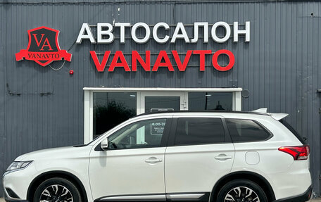 Mitsubishi Outlander III рестайлинг 3, 2021 год, 2 290 000 рублей, 5 фотография