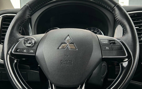 Mitsubishi Outlander III рестайлинг 3, 2021 год, 2 290 000 рублей, 15 фотография