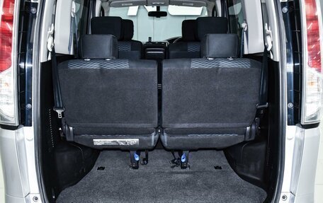 Nissan Serena IV, 2011 год, 1 230 000 рублей, 26 фотография