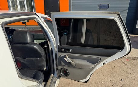 Volkswagen Golf IV, 2003 год, 300 000 рублей, 8 фотография