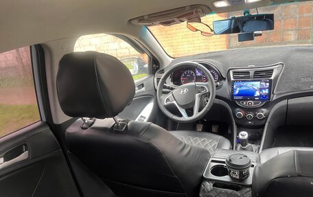 Hyundai Solaris II рестайлинг, 2013 год, 650 000 рублей, 9 фотография
