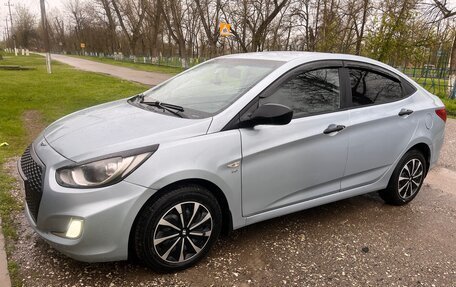 Hyundai Solaris II рестайлинг, 2013 год, 650 000 рублей, 3 фотография