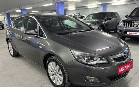 Opel Astra J, 2010 год, 885 000 рублей, 3 фотография