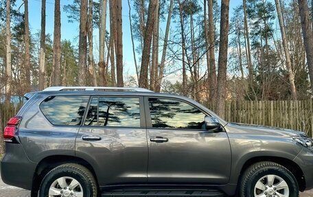 Toyota Land Cruiser Prado 150 рестайлинг 2, 2019 год, 5 150 000 рублей, 3 фотография