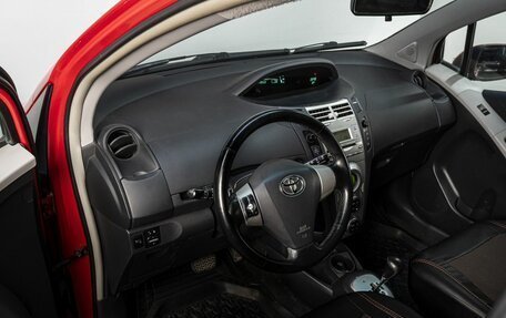 Toyota Yaris III рестайлинг, 2007 год, 599 000 рублей, 10 фотография