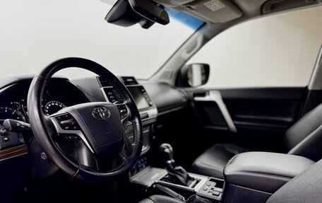 Toyota Land Cruiser Prado 150 рестайлинг 2, 2022 год, 7 680 000 рублей, 11 фотография
