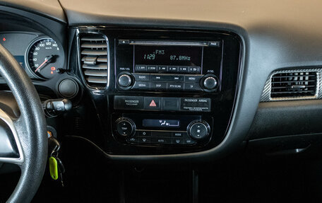 Mitsubishi Outlander III рестайлинг 3, 2014 год, 1 499 000 рублей, 7 фотография