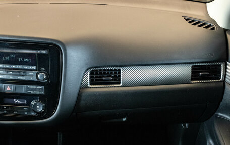 Mitsubishi Outlander III рестайлинг 3, 2014 год, 1 499 000 рублей, 8 фотография