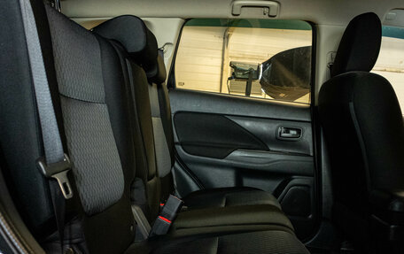 Mitsubishi Outlander III рестайлинг 3, 2014 год, 1 499 000 рублей, 19 фотография