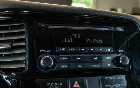Mitsubishi Outlander III рестайлинг 3, 2014 год, 1 499 000 рублей, 12 фотография