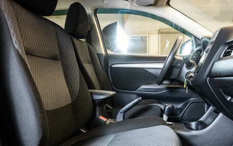Mitsubishi Outlander III рестайлинг 3, 2014 год, 1 499 000 рублей, 20 фотография