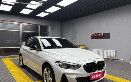BMW 1 серия, 2021 год, 1 725 000 рублей, 1 фотография