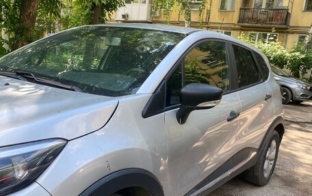 Renault Kaptur I рестайлинг, 2019 год, 1 000 000 рублей, 4 фотография