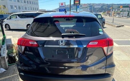 Honda Vezel, 2022 год, 1 399 000 рублей, 6 фотография