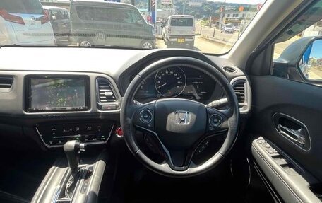 Honda Vezel, 2022 год, 1 399 000 рублей, 10 фотография