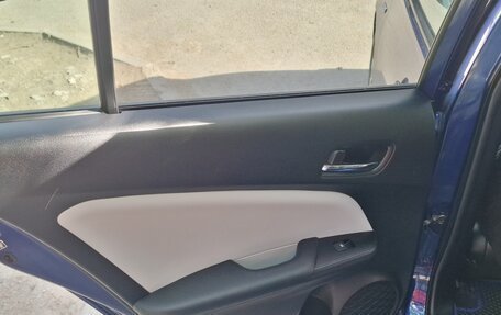 Toyota Prius IV XW50, 2017 год, 1 825 000 рублей, 13 фотография