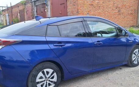 Toyota Prius IV XW50, 2017 год, 1 825 000 рублей, 31 фотография
