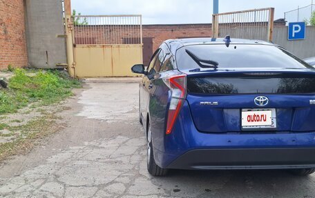 Toyota Prius IV XW50, 2017 год, 1 825 000 рублей, 33 фотография