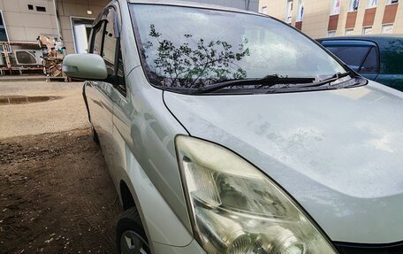 Toyota ISis I, 2012 год, 990 000 рублей, 3 фотография