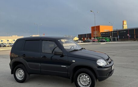 Chevrolet Niva I рестайлинг, 2012 год, 690 000 рублей, 3 фотография