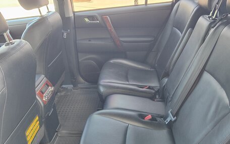 Toyota Highlander III, 2013 год, 2 150 000 рублей, 7 фотография