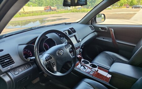 Toyota Highlander III, 2013 год, 2 150 000 рублей, 8 фотография