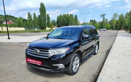 Toyota Highlander III, 2013 год, 2 150 000 рублей, 2 фотография