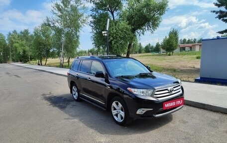Toyota Highlander III, 2013 год, 2 150 000 рублей, 3 фотография