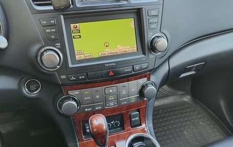 Toyota Highlander III, 2013 год, 2 150 000 рублей, 10 фотография