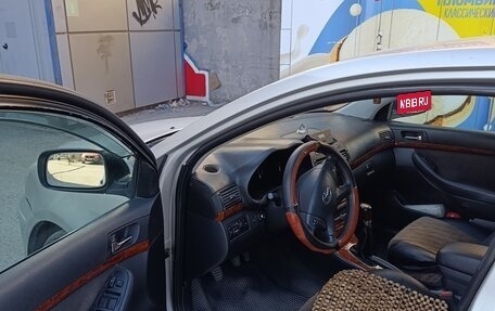 Toyota Avensis III рестайлинг, 2003 год, 620 000 рублей, 3 фотография