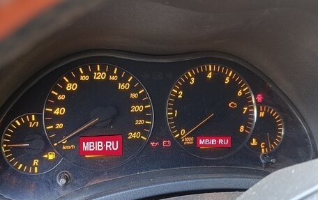 Toyota Avensis III рестайлинг, 2003 год, 620 000 рублей, 2 фотография