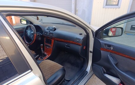 Toyota Avensis III рестайлинг, 2003 год, 620 000 рублей, 11 фотография