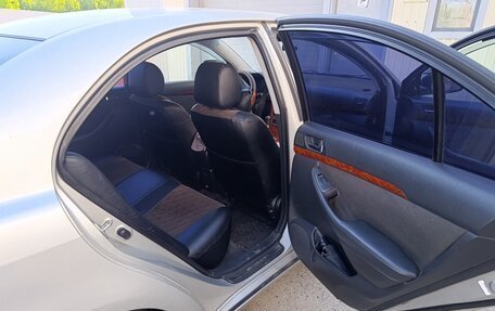 Toyota Avensis III рестайлинг, 2003 год, 620 000 рублей, 12 фотография