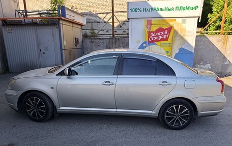 Toyota Avensis III рестайлинг, 2003 год, 620 000 рублей, 13 фотография