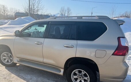 Toyota Land Cruiser Prado 150 рестайлинг 2, 2010 год, 3 400 000 рублей, 9 фотография