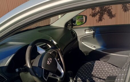 Hyundai Solaris II рестайлинг, 2012 год, 700 000 рублей, 8 фотография