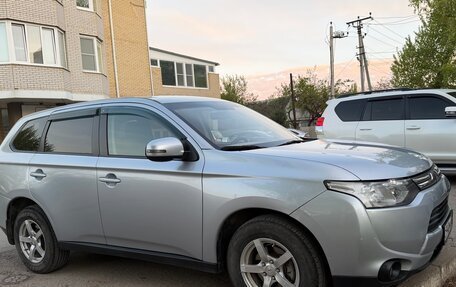 Mitsubishi Outlander III рестайлинг 3, 2012 год, 1 200 000 рублей, 1 фотография