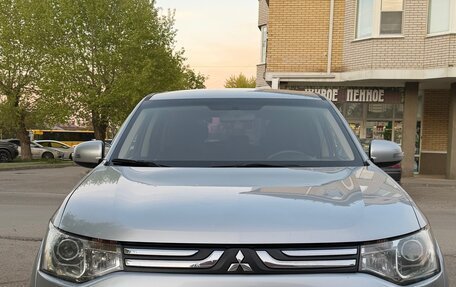 Mitsubishi Outlander III рестайлинг 3, 2012 год, 1 200 000 рублей, 5 фотография