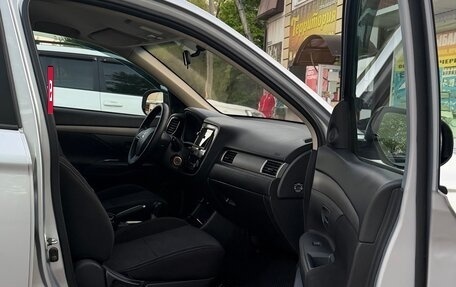Mitsubishi Outlander III рестайлинг 3, 2012 год, 1 200 000 рублей, 9 фотография