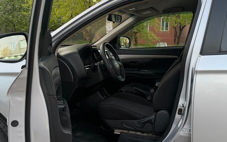 Mitsubishi Outlander III рестайлинг 3, 2012 год, 1 200 000 рублей, 11 фотография