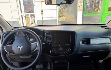 Mitsubishi Outlander III рестайлинг 3, 2012 год, 1 200 000 рублей, 14 фотография