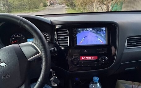 Mitsubishi Outlander III рестайлинг 3, 2012 год, 1 200 000 рублей, 13 фотография