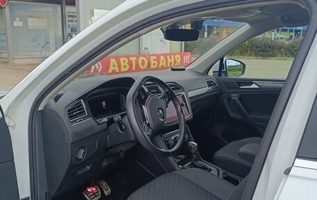Volkswagen Tiguan II, 2019 год, 2 535 000 рублей, 10 фотография