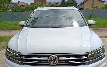 Volkswagen Tiguan II, 2019 год, 2 535 000 рублей, 3 фотография
