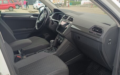 Volkswagen Tiguan II, 2019 год, 2 535 000 рублей, 12 фотография
