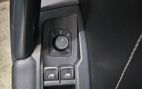 Volkswagen Tiguan II, 2020 год, 2 650 000 рублей, 11 фотография