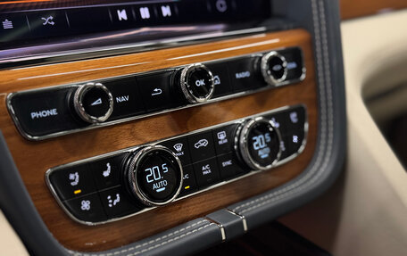 Bentley Bentayga I, 2020 год, 19 000 000 рублей, 3 фотография