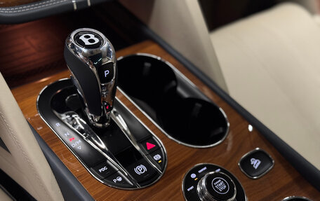 Bentley Bentayga I, 2020 год, 19 000 000 рублей, 15 фотография