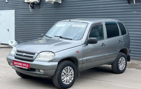 Chevrolet Niva I рестайлинг, 2004 год, 300 000 рублей, 3 фотография